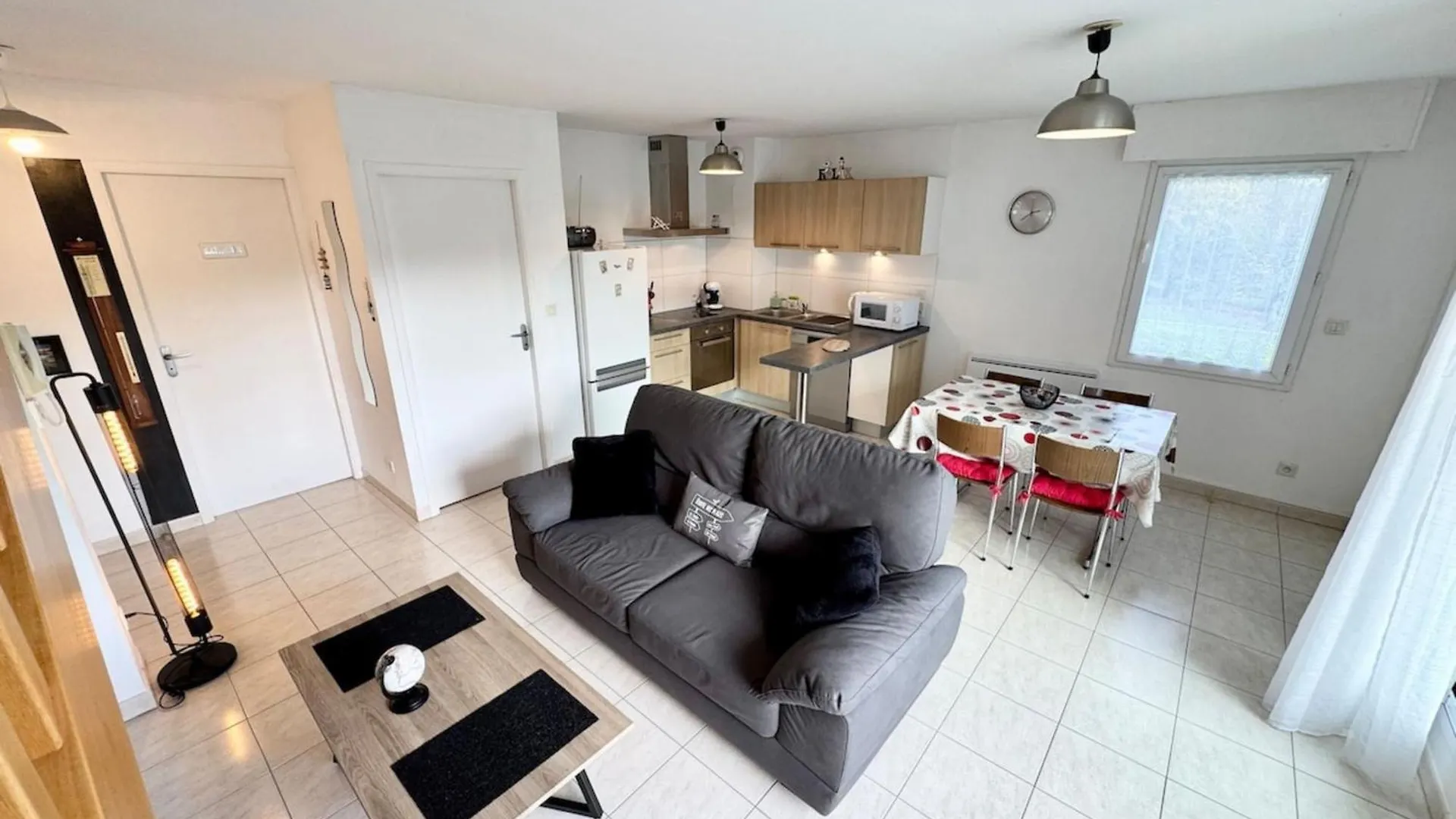 Joli Duplex Plein Bourg - 1Km Des Plages غيديل شقة